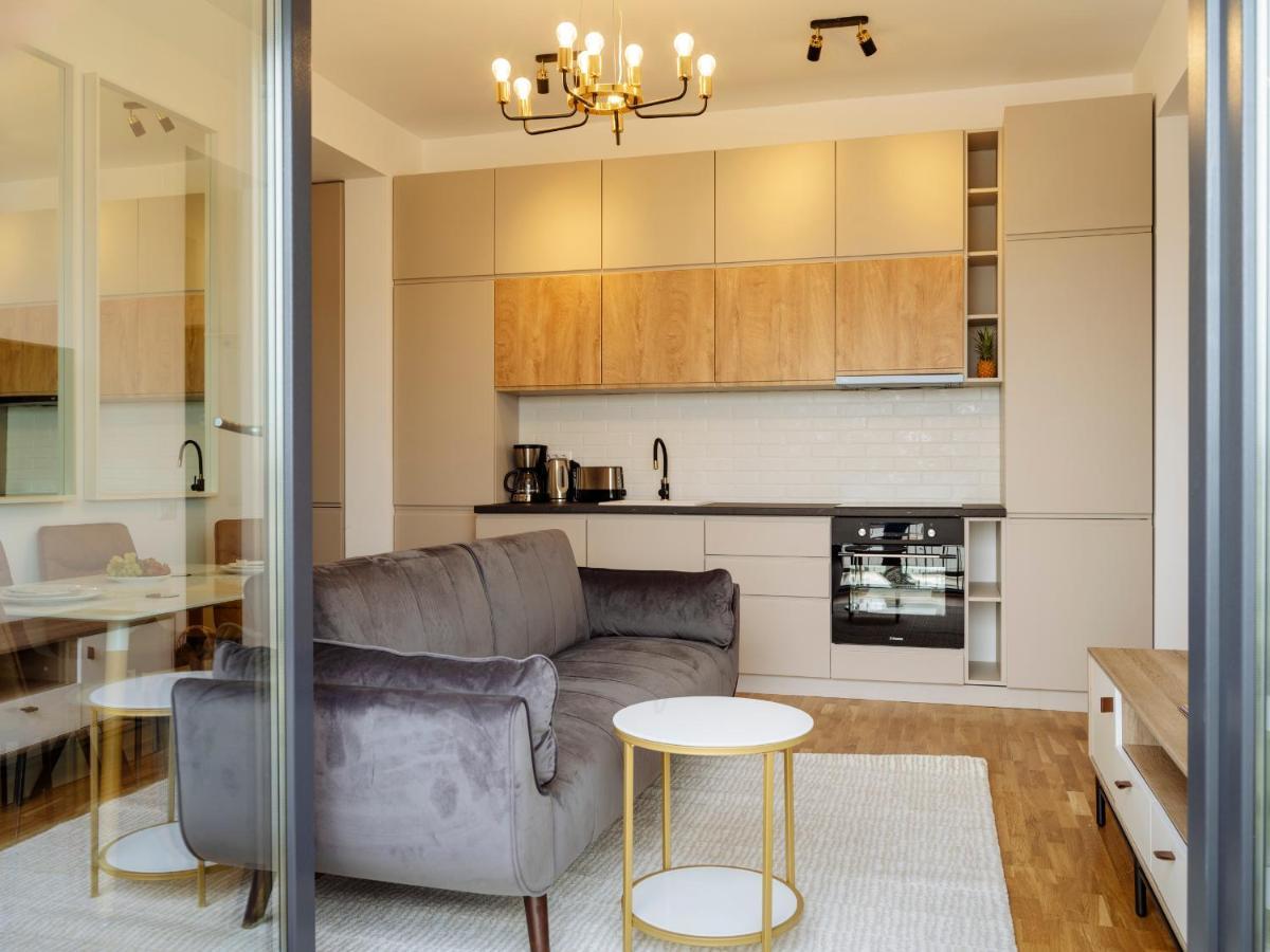 Sunny 2Br Flat - Top Location - Amazing Balcony Bukarest Exteriör bild