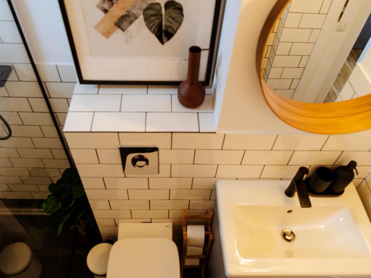 Sunny 2Br Flat - Top Location - Amazing Balcony Bukarest Exteriör bild
