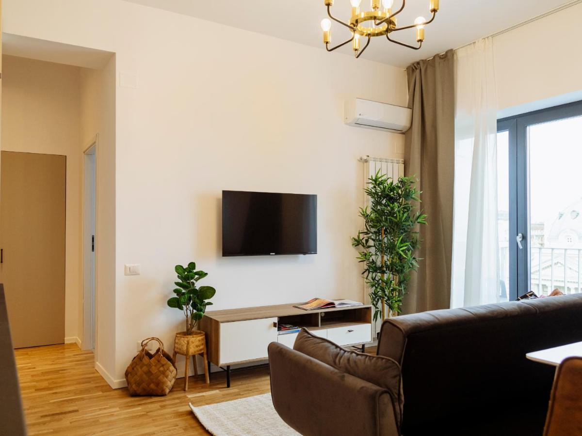 Sunny 2Br Flat - Top Location - Amazing Balcony Bukarest Exteriör bild