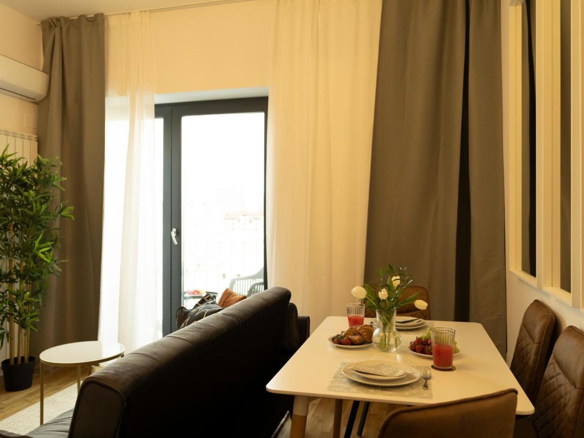 Sunny 2Br Flat - Top Location - Amazing Balcony Bukarest Exteriör bild