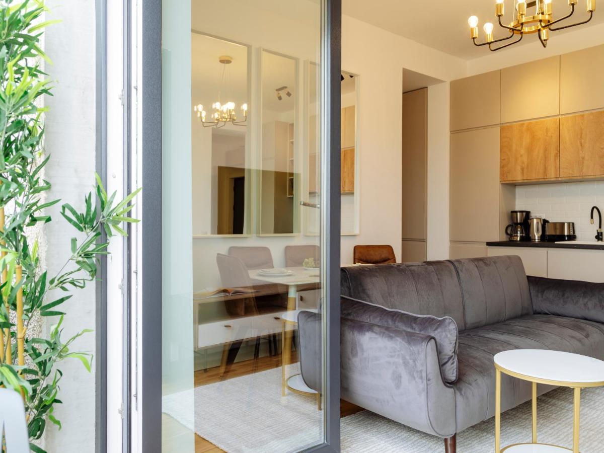 Sunny 2Br Flat - Top Location - Amazing Balcony Bukarest Exteriör bild