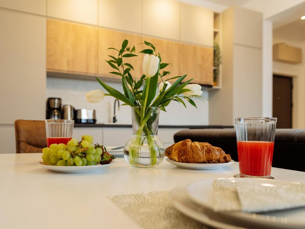 Sunny 2Br Flat - Top Location - Amazing Balcony Bukarest Exteriör bild