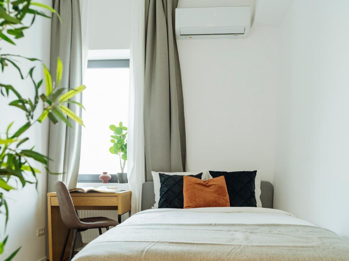 Sunny 2Br Flat - Top Location - Amazing Balcony Bukarest Exteriör bild