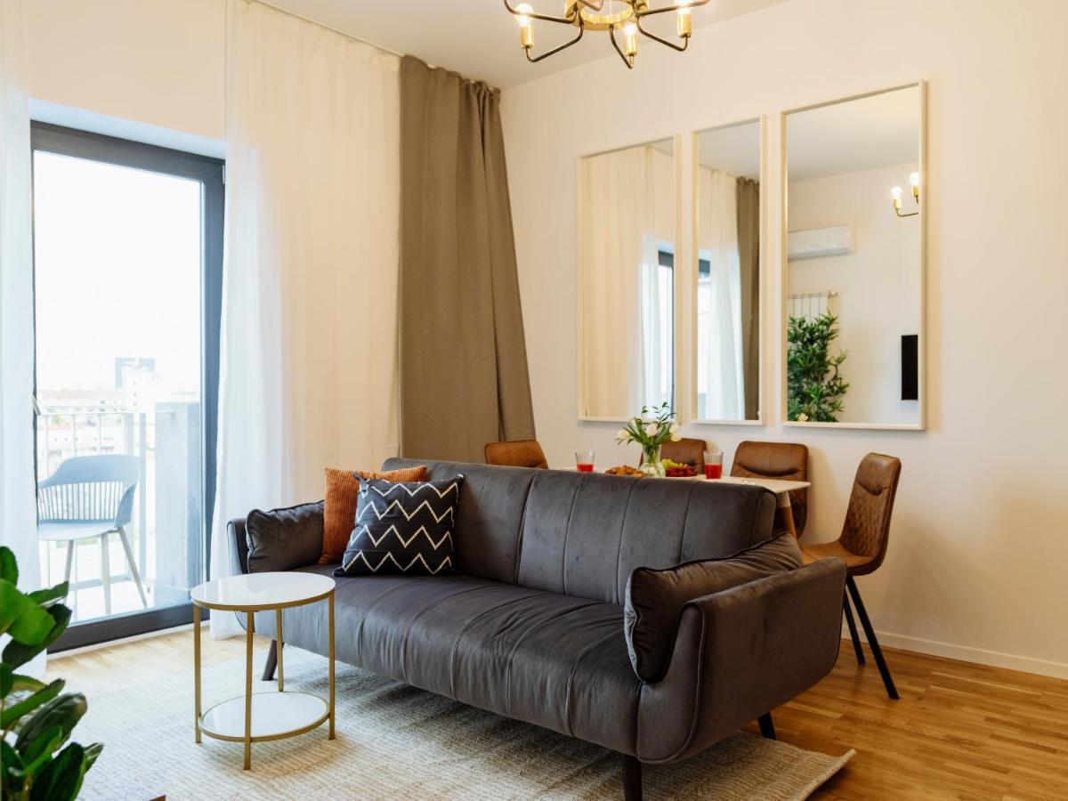 Sunny 2Br Flat - Top Location - Amazing Balcony Bukarest Exteriör bild